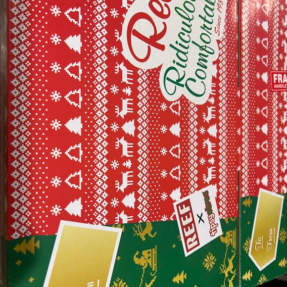 NEW Reef Men's Tipsy Elves Slippers "I Saw That You Nasty" Burgundy Gray COZY - Picture 5 of 9